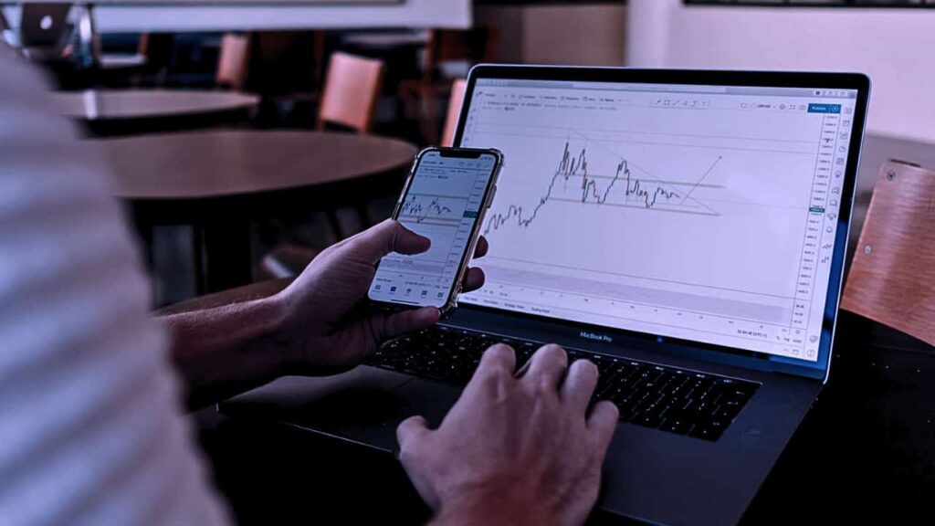 trading desktop vs mobile